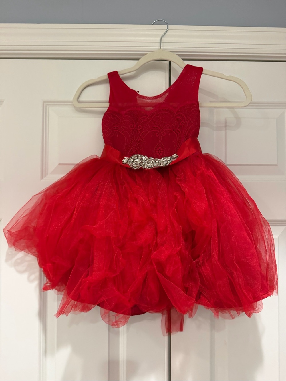 Elegant Red Tulle Holiday Dress for Girls with Rhinestone Sash